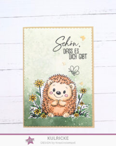 Igel im Blumenbeet